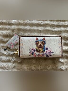 Brentano Cat Wallet – NWT – Cute Feline Print Wallet 🐱